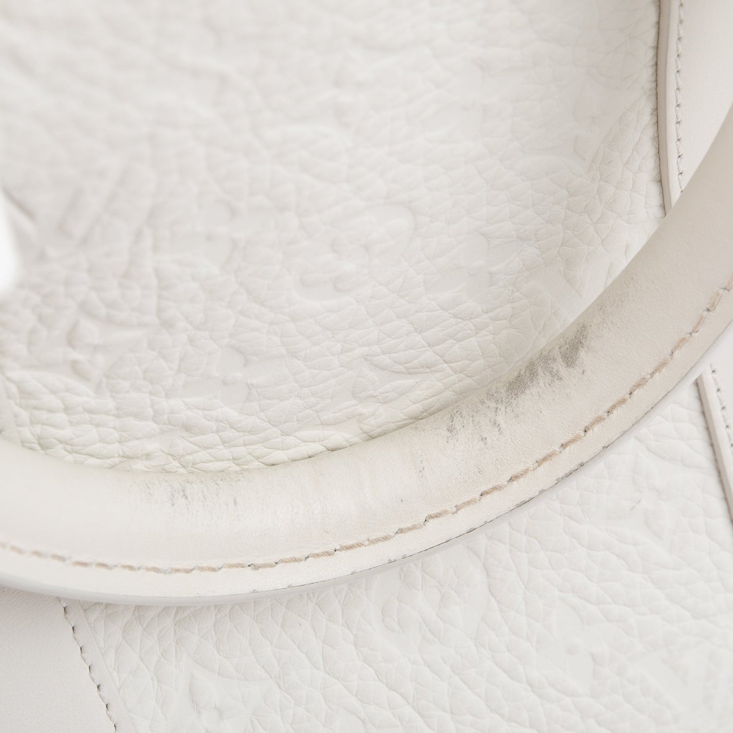 Louis Vuitton 2020 Embossed Monogram Taurillon Sac Plat 24H