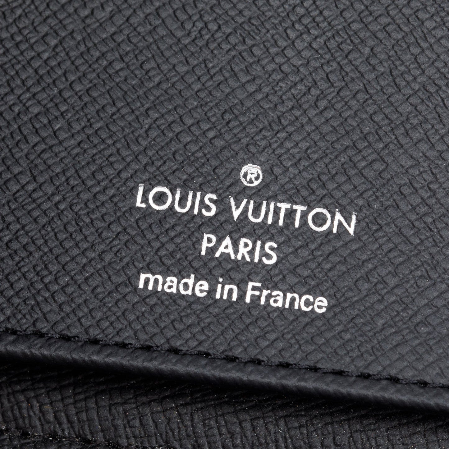 Louis Vuitton 2020 Taiga Leather Zippy Wallet Vertical