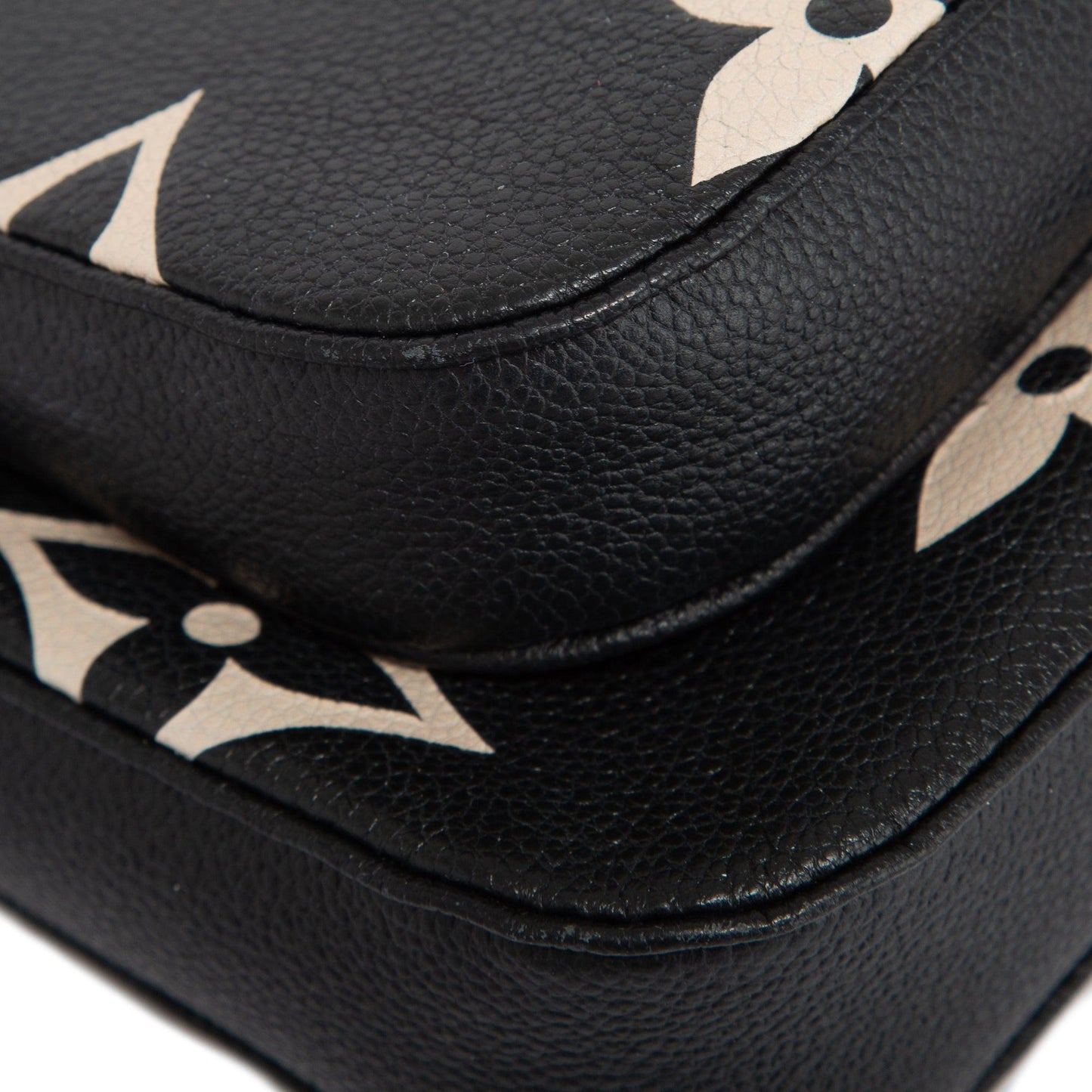 Louis Vuitton 2022 Bicolor Empreinte Leather Multi-Pochette Accessoires