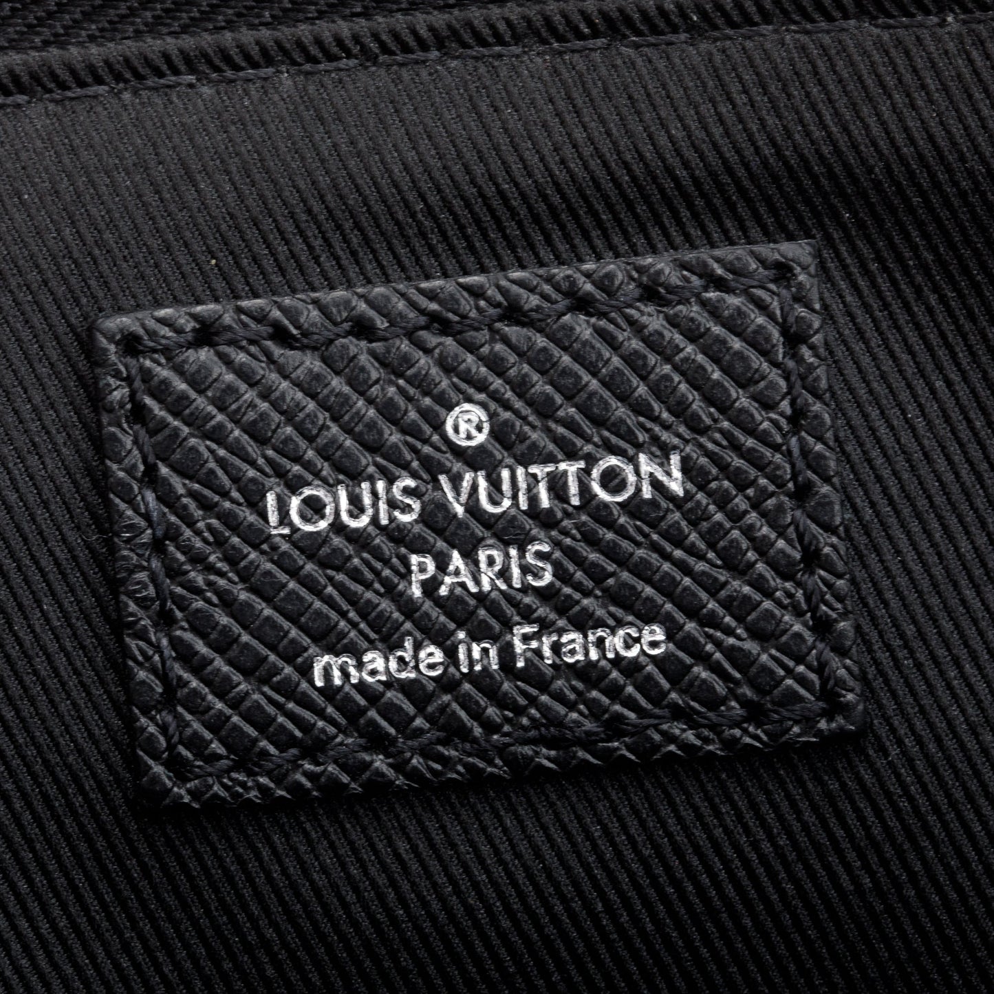 Louis Vuitton 2022 Black Taiga Leather Slim Briefcase NV