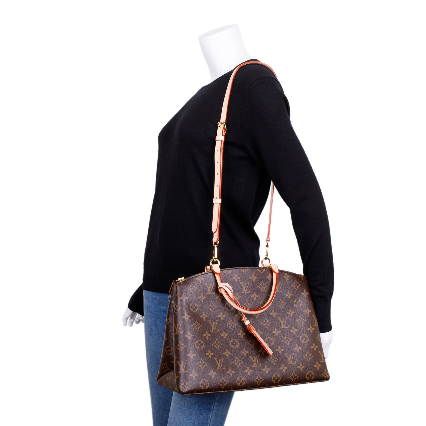 Louis Vuitton 2022 Monogram Grand Palais