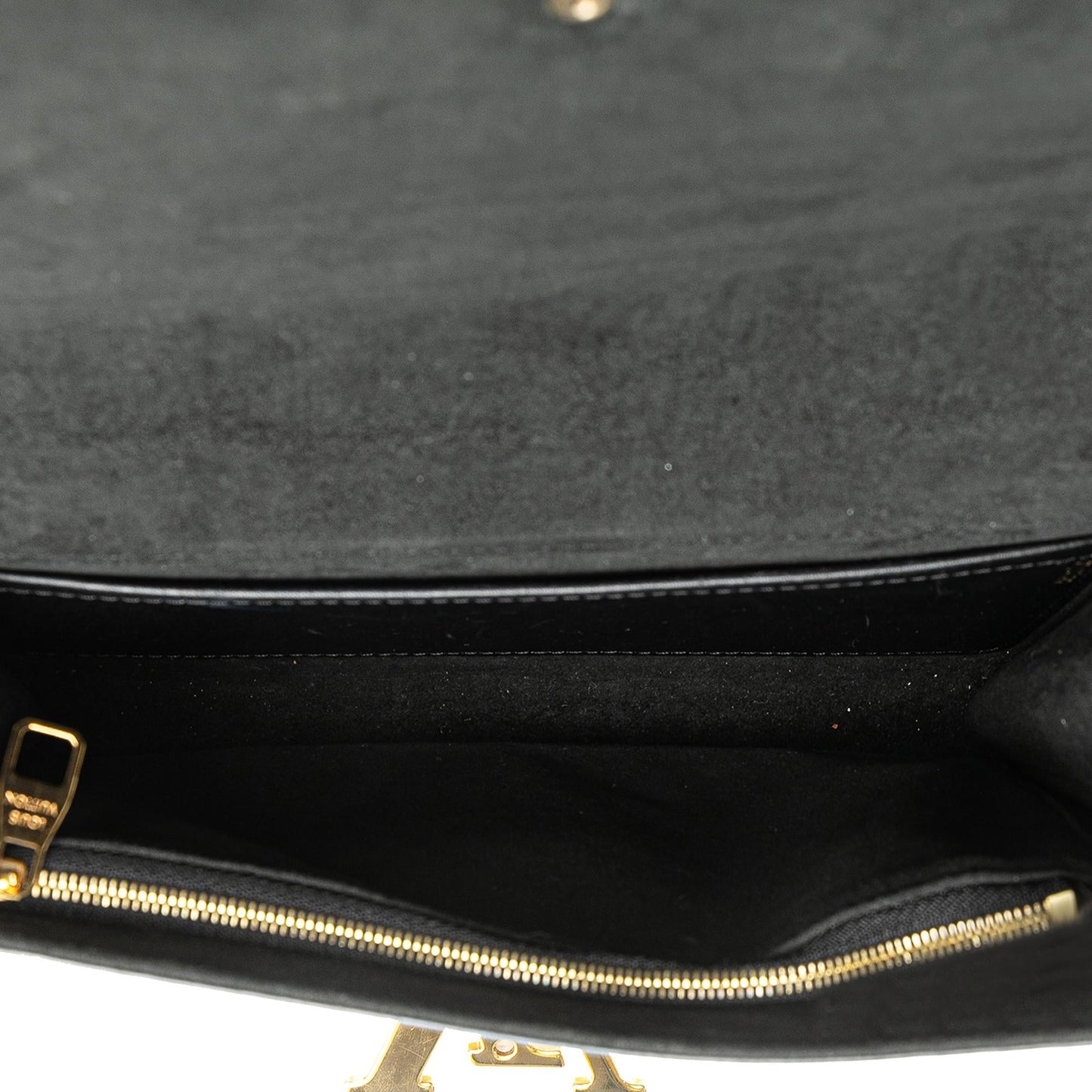 Louis Vuitton Airy V Chain Louise Clutch GM