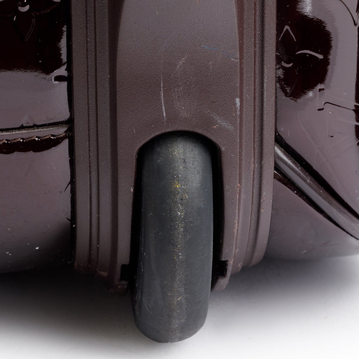 Louis Vuitton Amarante Monogram Vernis Pegase 50