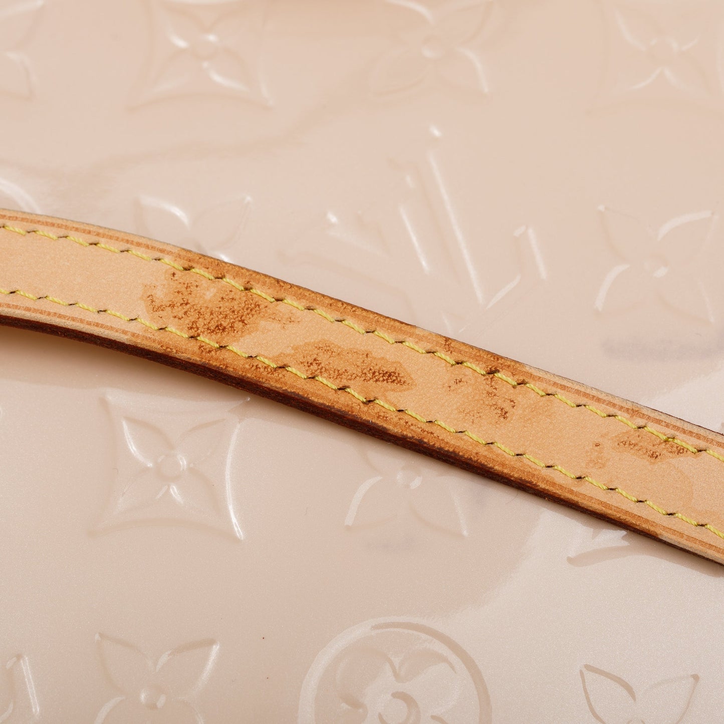Louis Vuitton Beige Monogram Vernis Brea MM