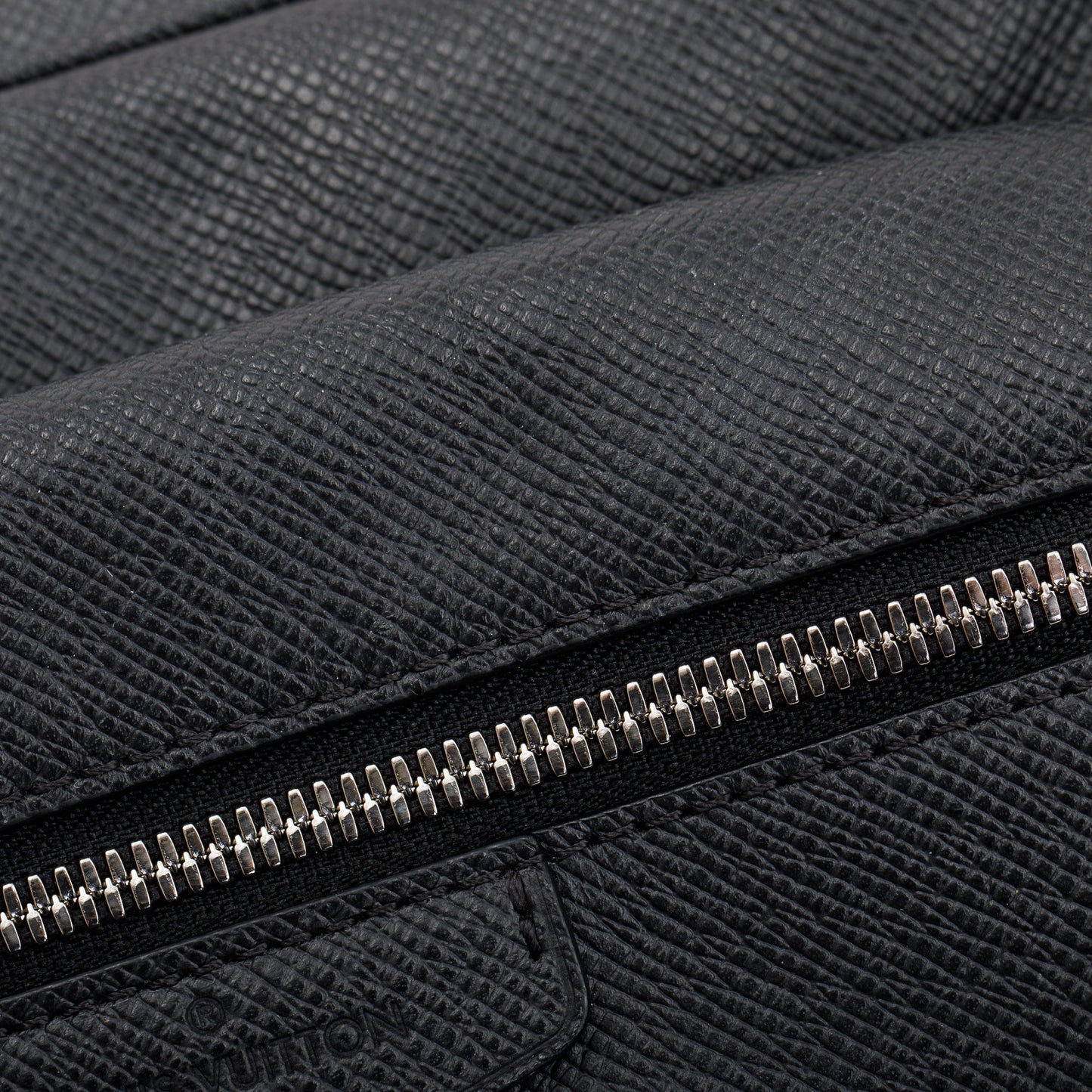 Louis Vuitton Black Taiga Leather Outdoor Messenger Bag