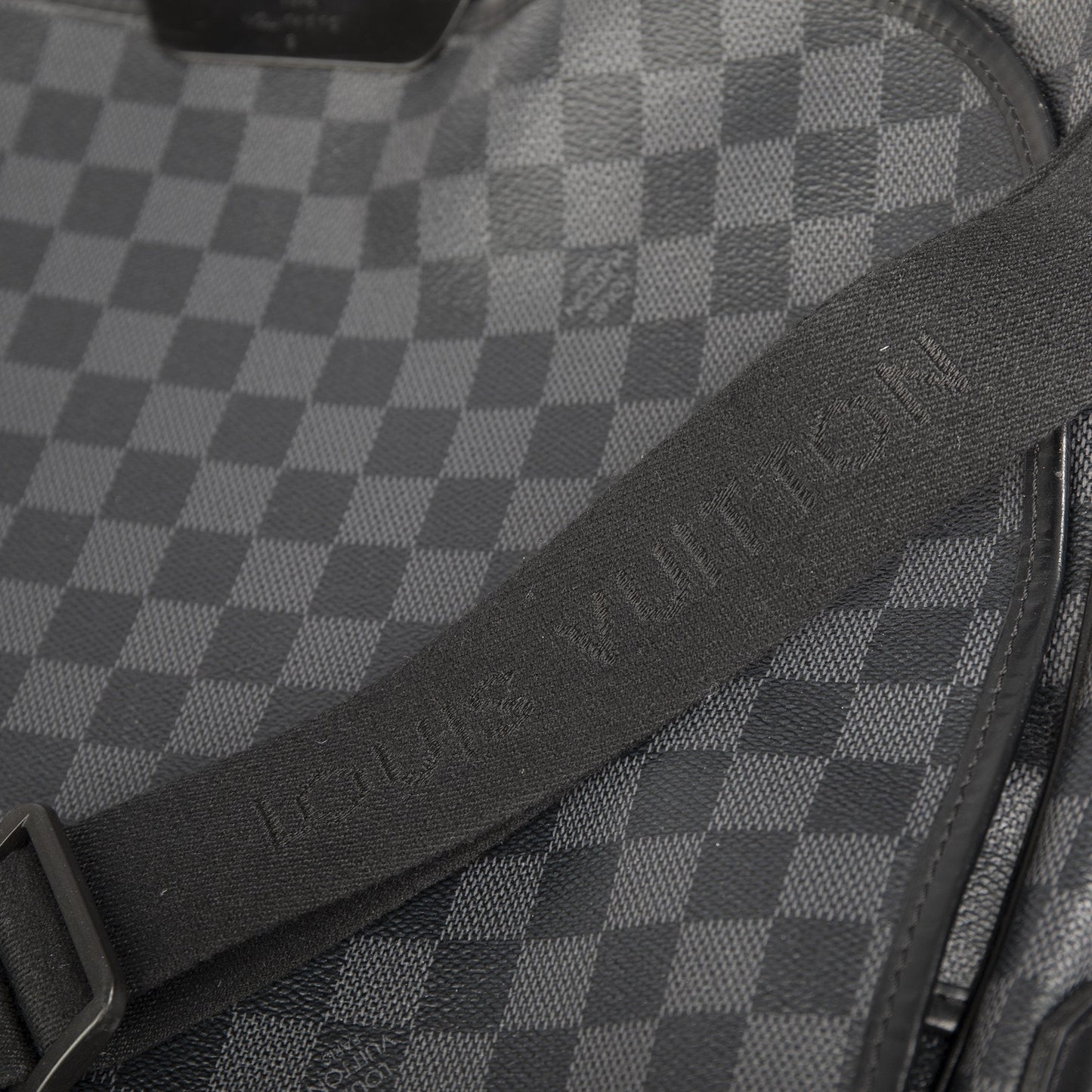 Louis Vuitton Damier Graphite Daniel GM Messenger Bag