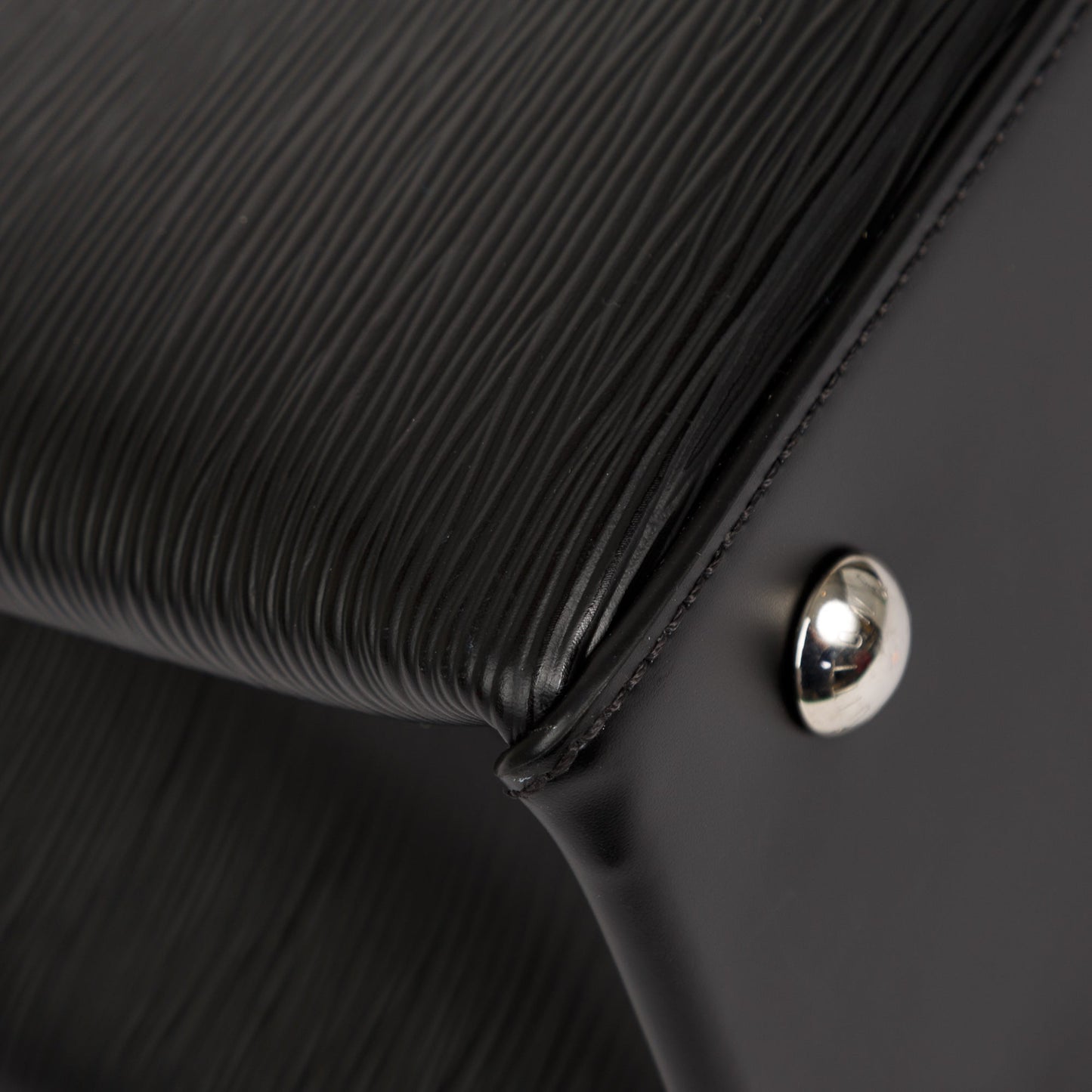 Louis Vuitton Epi Kleber MM