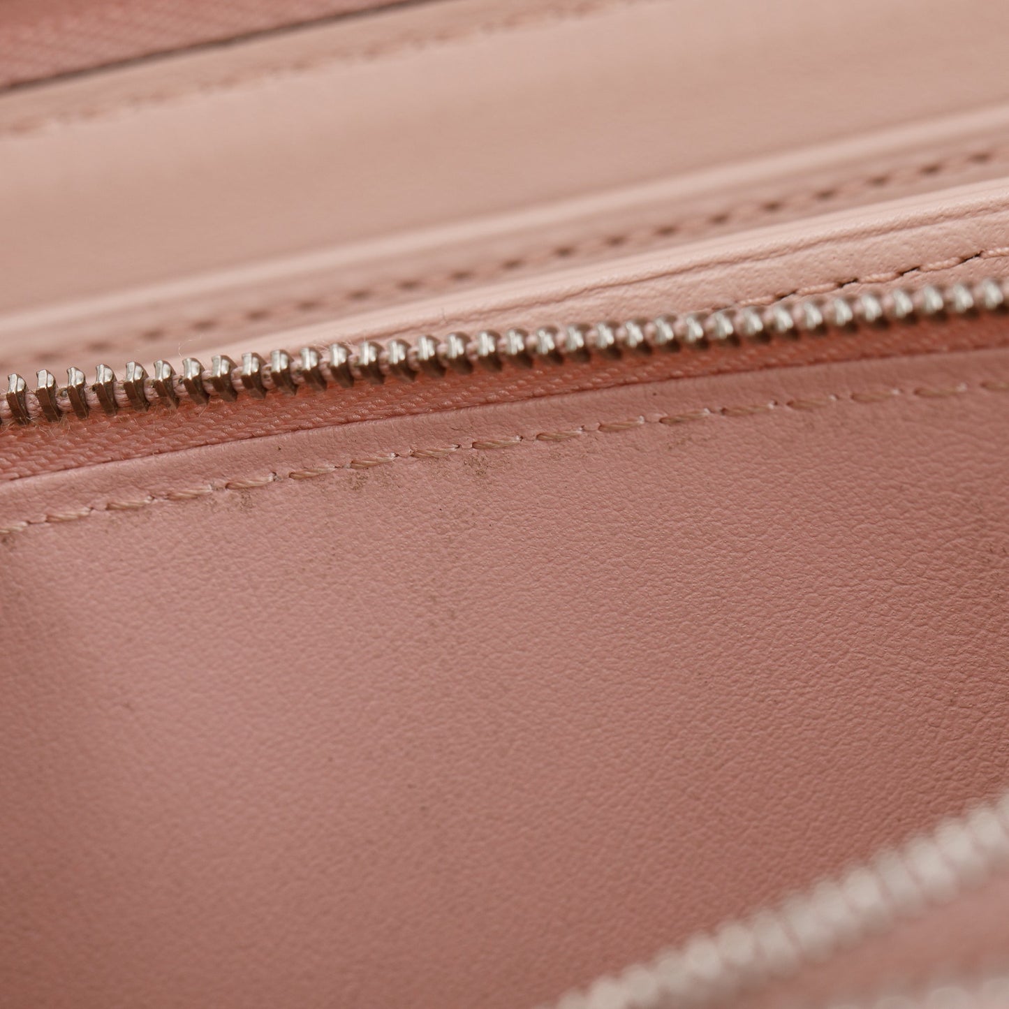 Louis Vuitton Galet Monogram Mahina Zippy Wallet