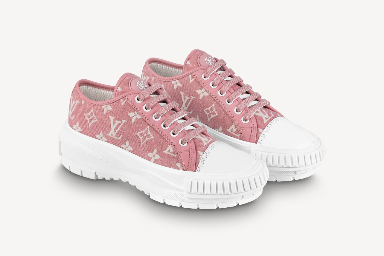 LOUIS VUITTON LOW TOP LV SQUAD SNEAKERS