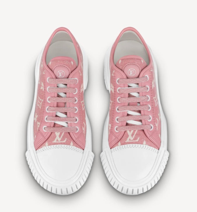 LOUIS VUITTON LOW TOP LV SQUAD SNEAKERS