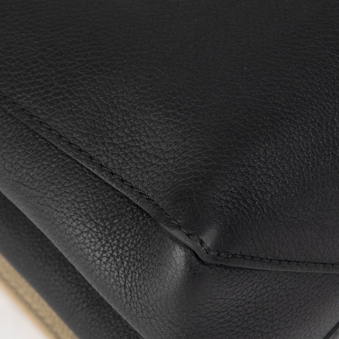 Louis Vuitton Lockme II Bag