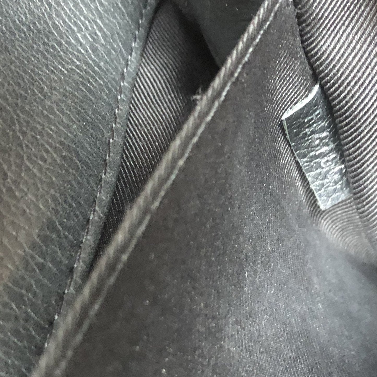 Louis Vuitton Lockme II Bag