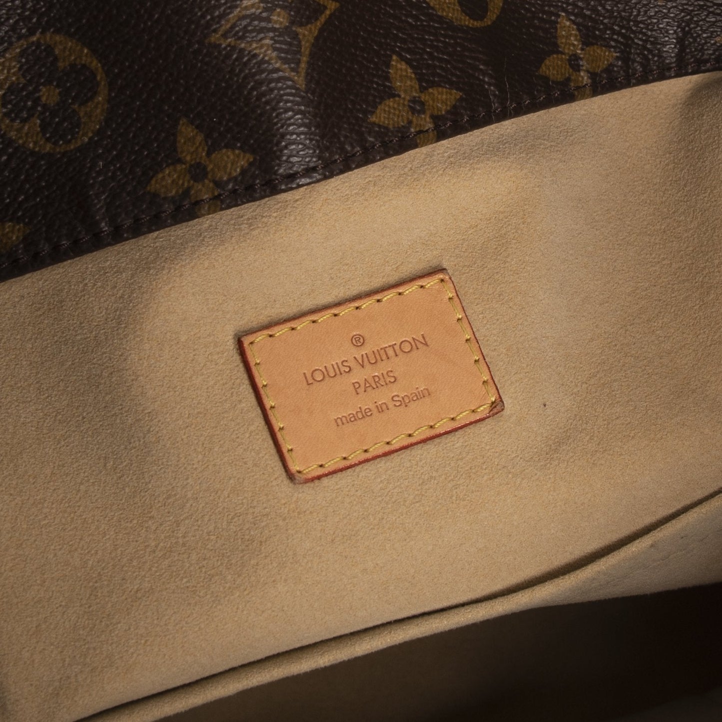Louis Vuitton Monogram Artsy MM