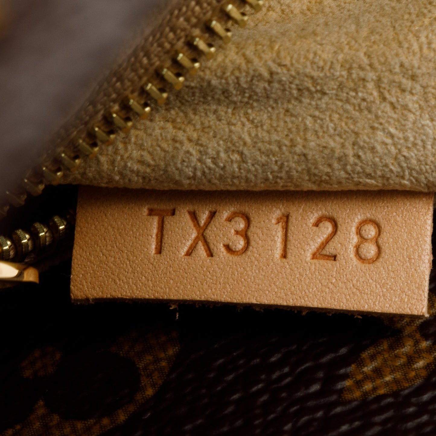 Louis Vuitton Monogram Artsy MM