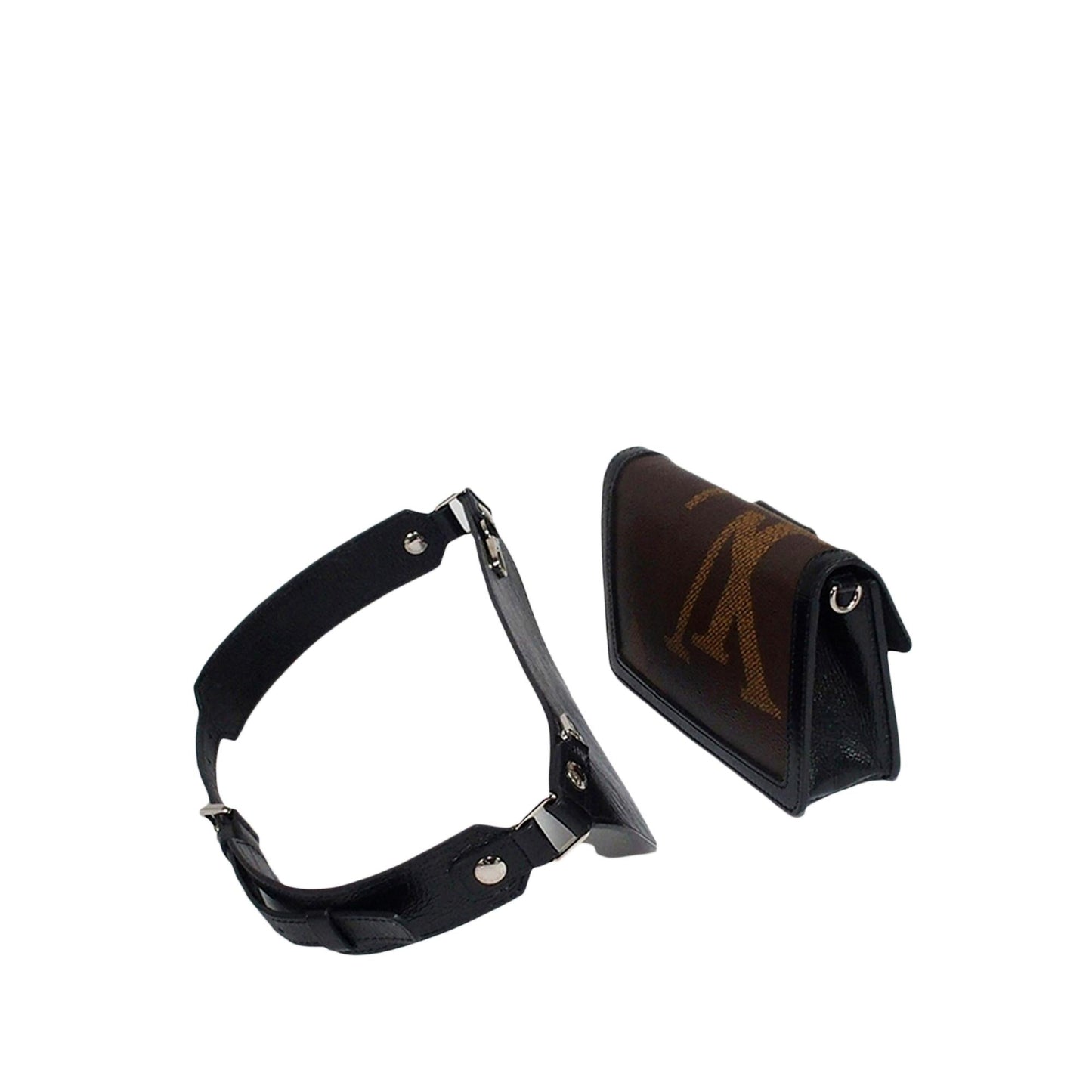 Louis Vuitton Monogram Giant Reverse Dauphine Bumbag (SHG-33341)