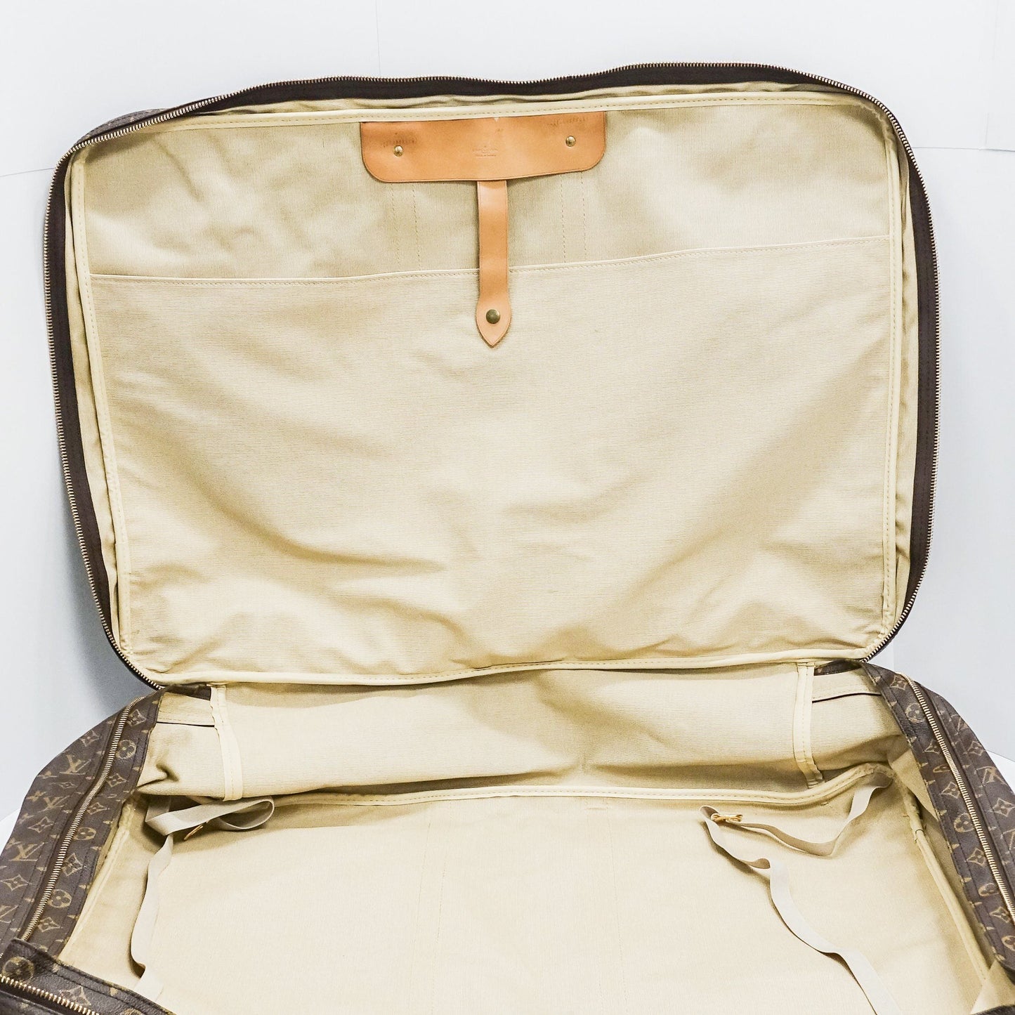 Louis Vuitton Monogram Sirius 70