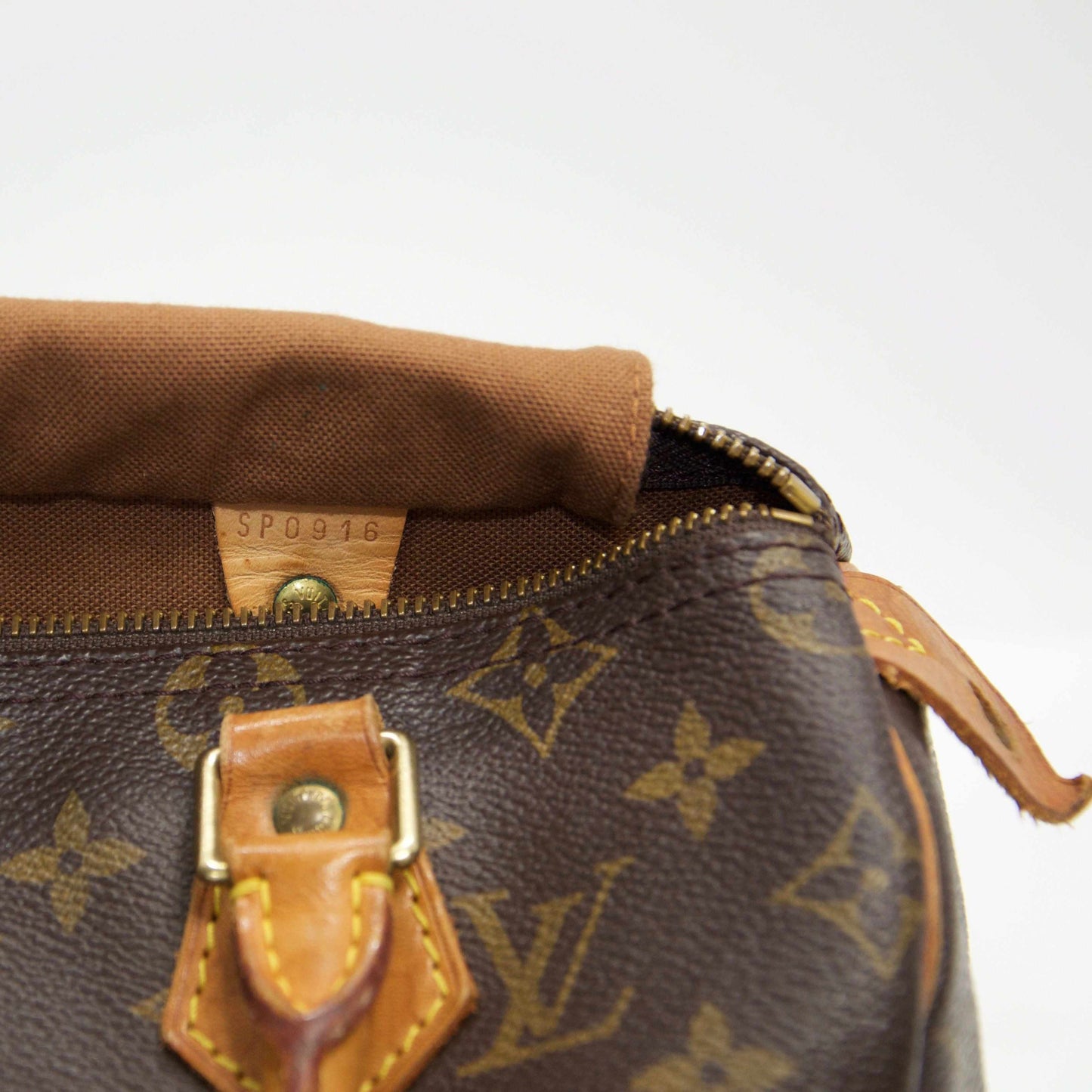 Louis Vuitton Monogram Speedy 25