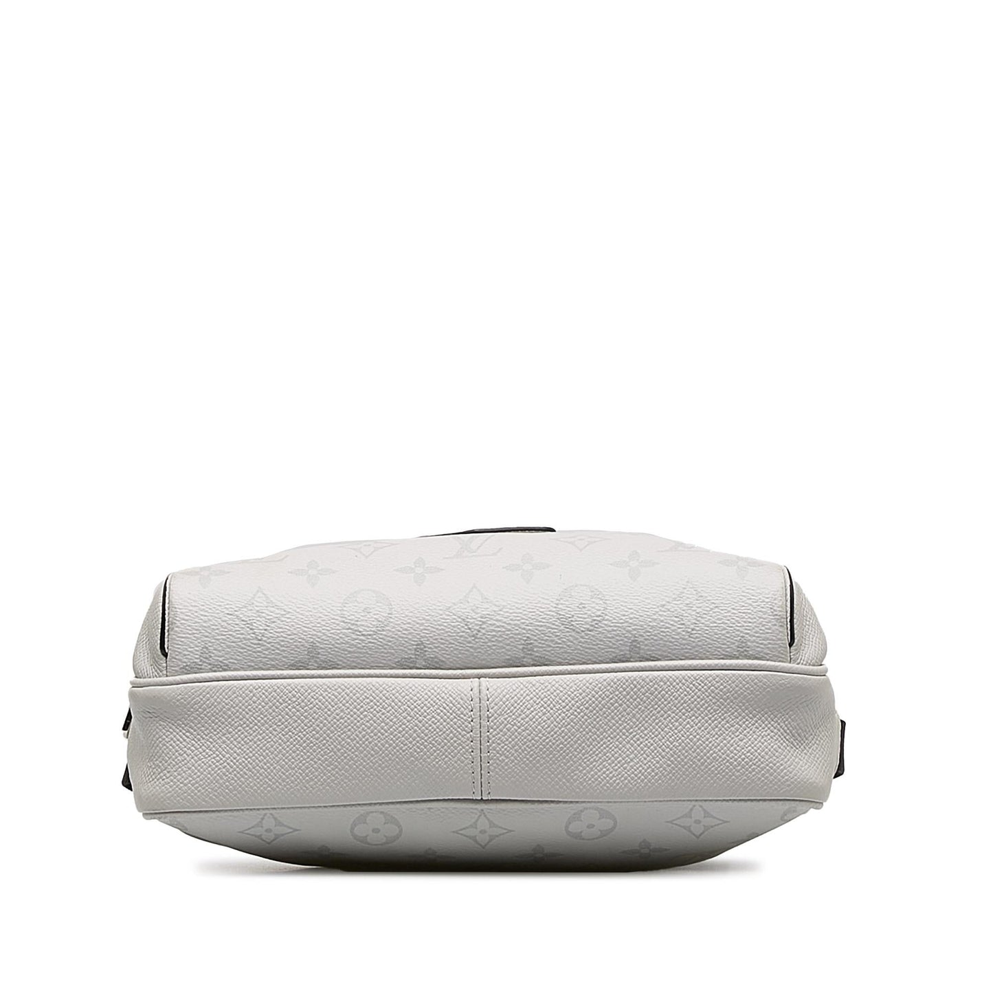 Louis Vuitton Monogram Taigarama Outdoor Messenger (SHG-pAvXZ9)