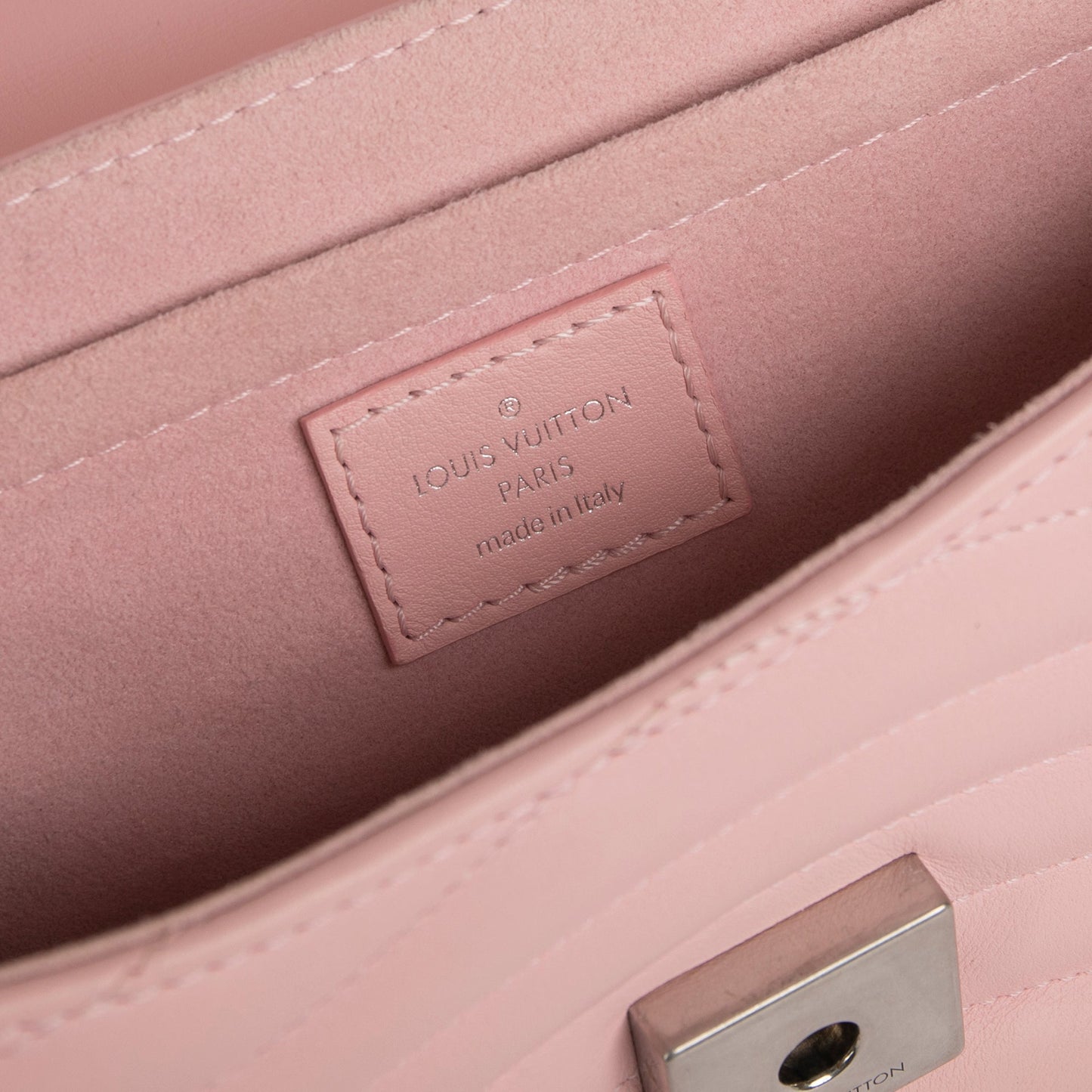 Louis Vuitton New Wave Chain-Bag MM