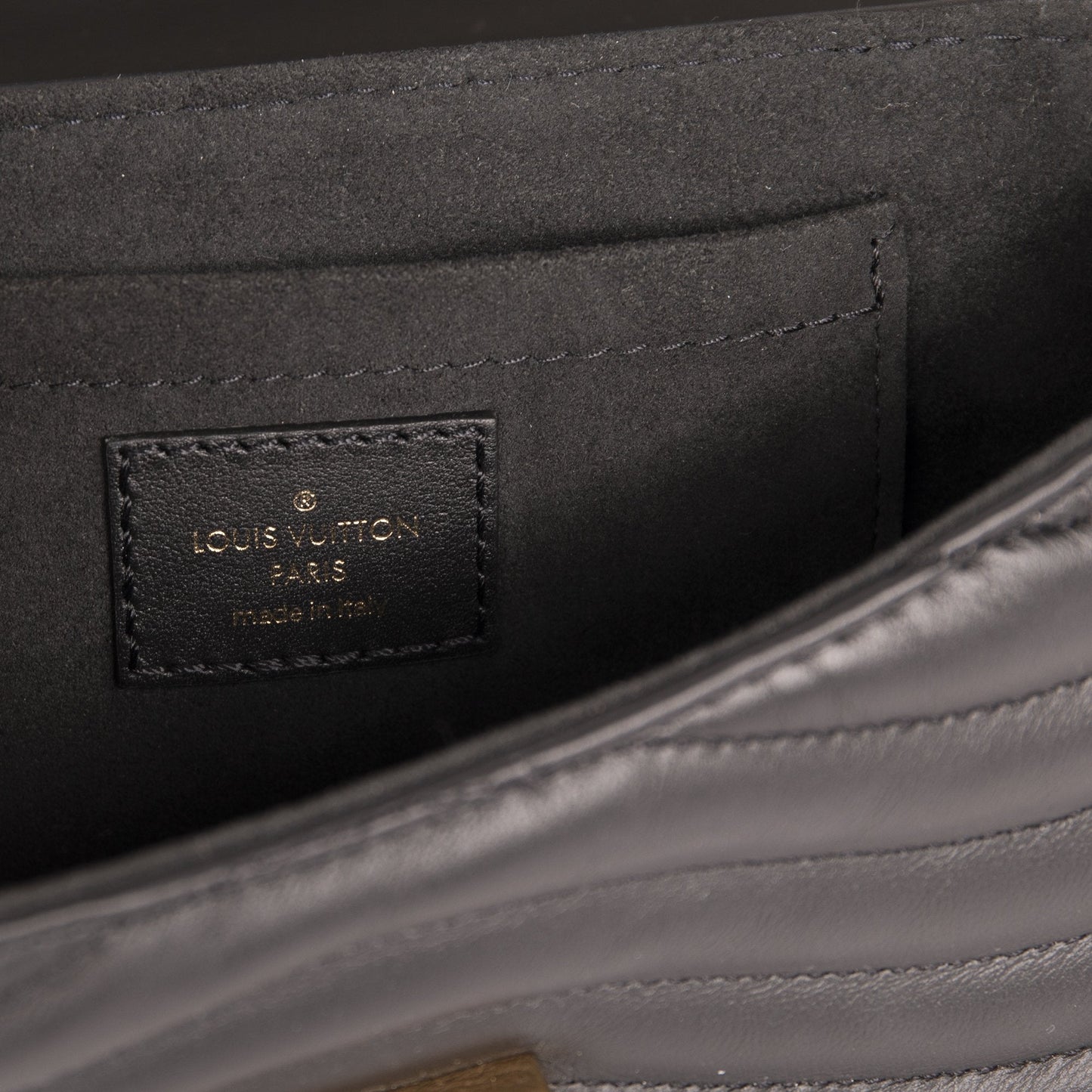 Louis Vuitton New Wave Chain-Bag PM