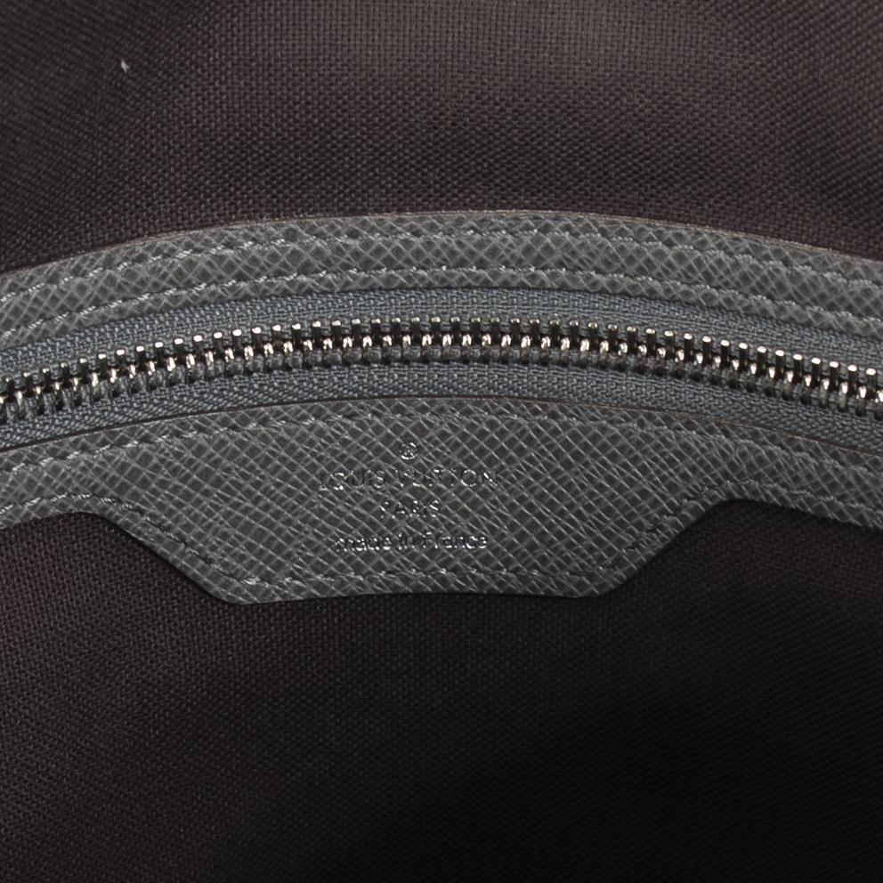 Louis Vuitton Taiga Andrei Messenger Bag