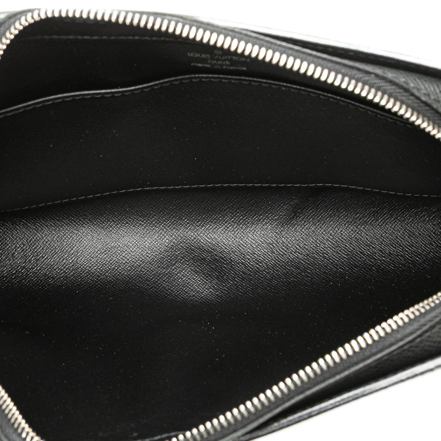 Louis Vuitton Taiga Baikal