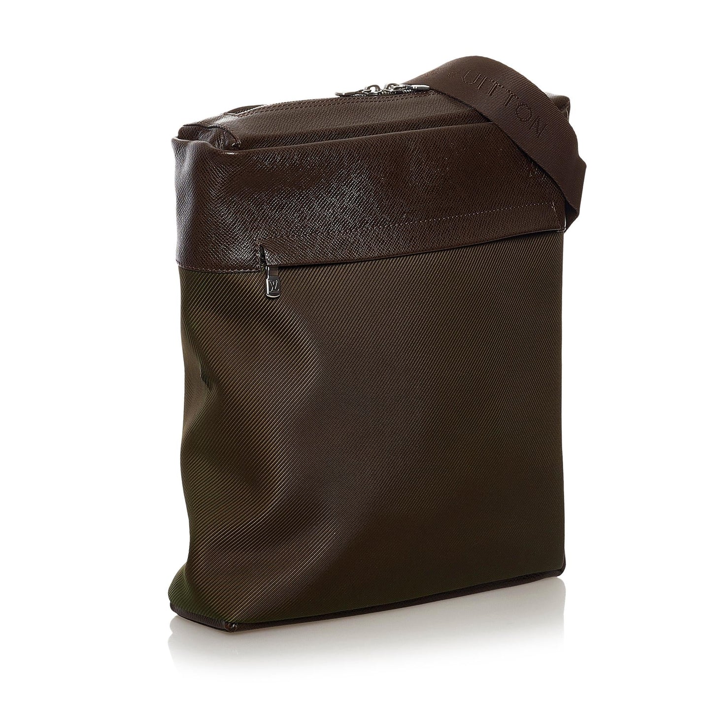Louis Vuitton Taiga Beloukha (SHG-33800)