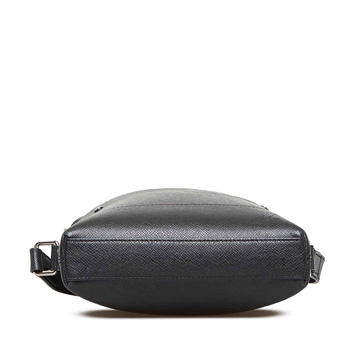 Louis Vuitton Taiga Grigori Pochette (SHG-IVvLdx)
