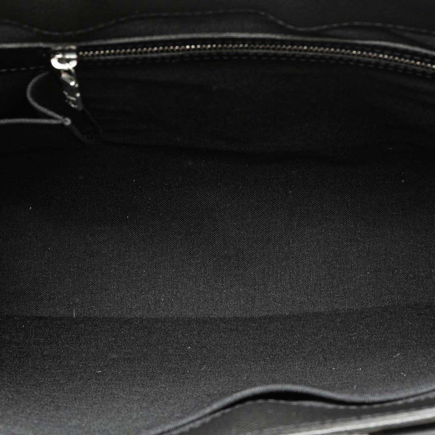 Louis Vuitton Taiga Kasbek PM