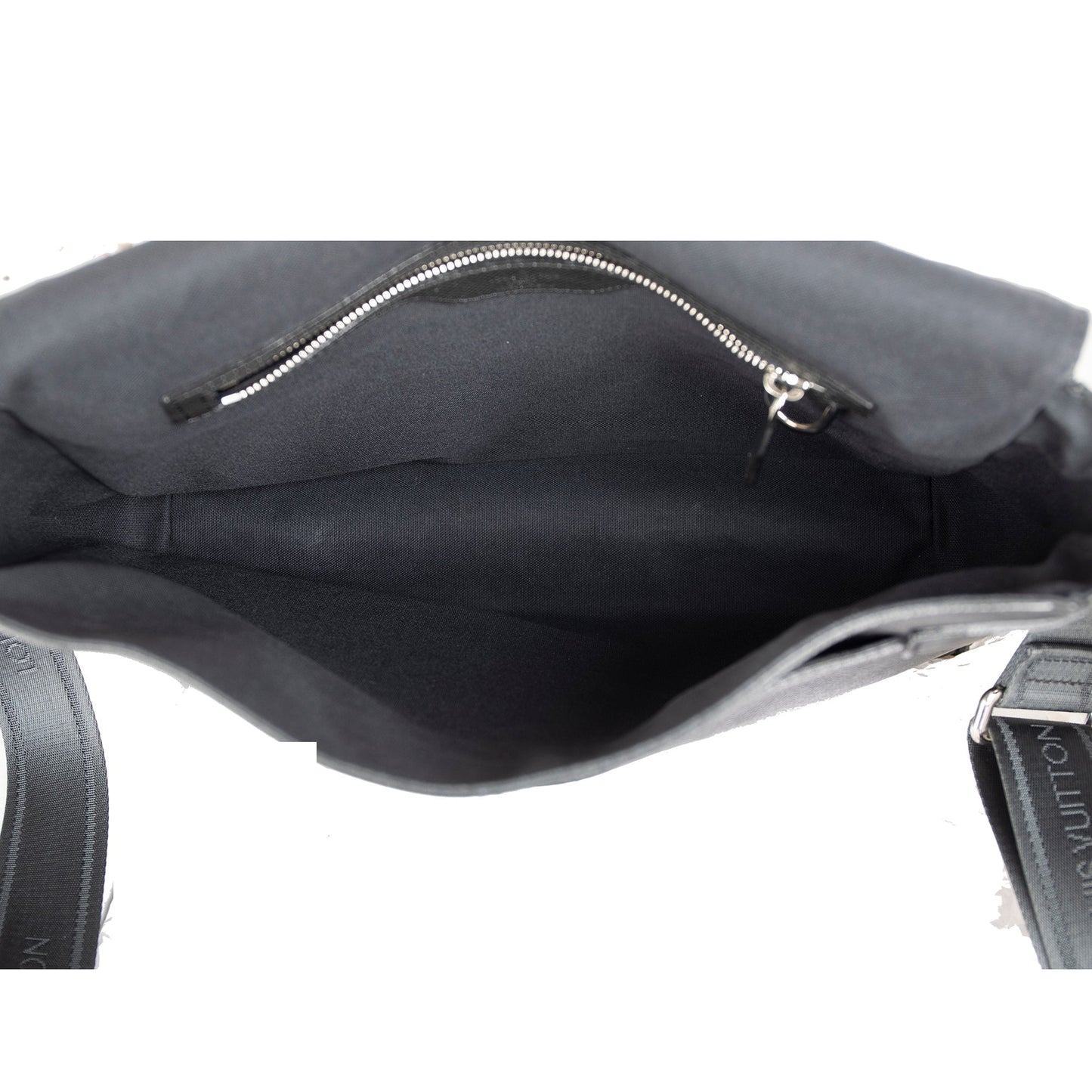 Louis Vuitton Taiga Leather Roman MM Messenger Bag