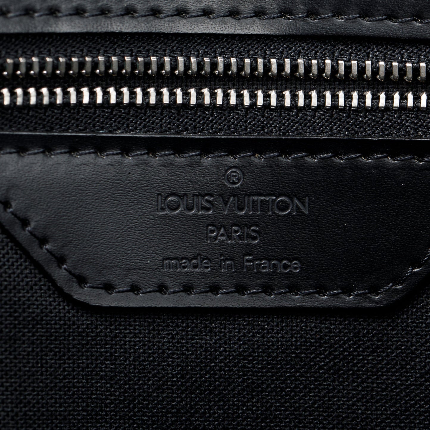Louis Vuitton Taiga Leather Saratov GM Messenger Bag
