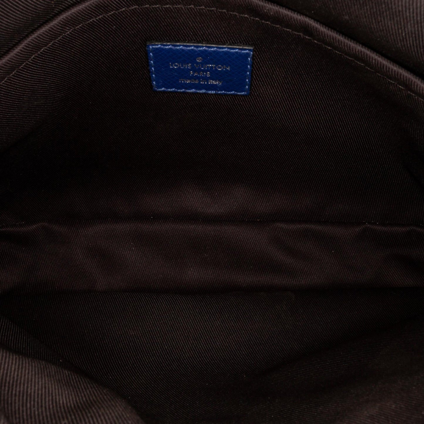 Louis Vuitton Taiga Outdoor Messenger PM (SHG-UqcHzF)