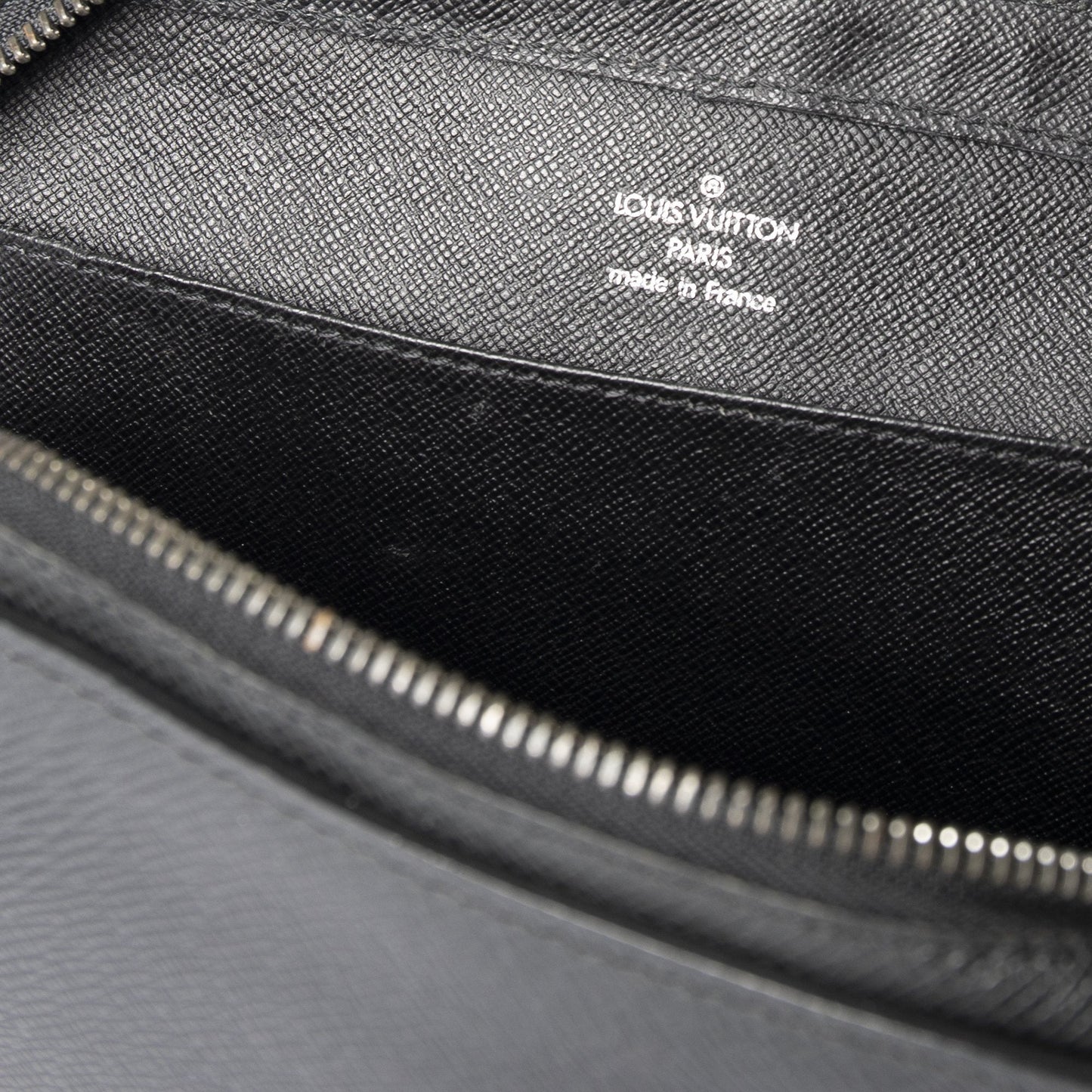 Louis Vuitton Taiga Pochette Baikal