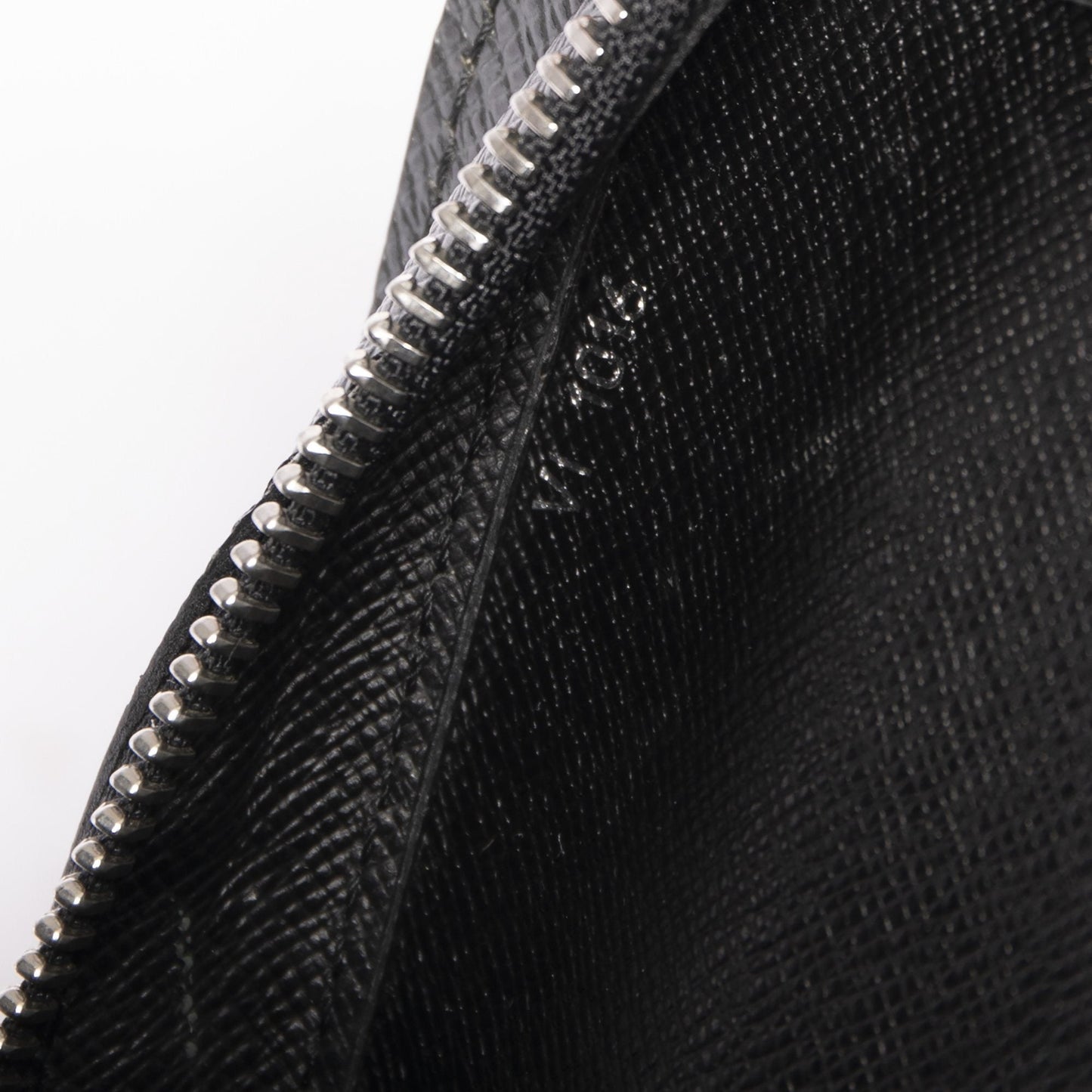 Louis Vuitton Taiga Pochette Baikal