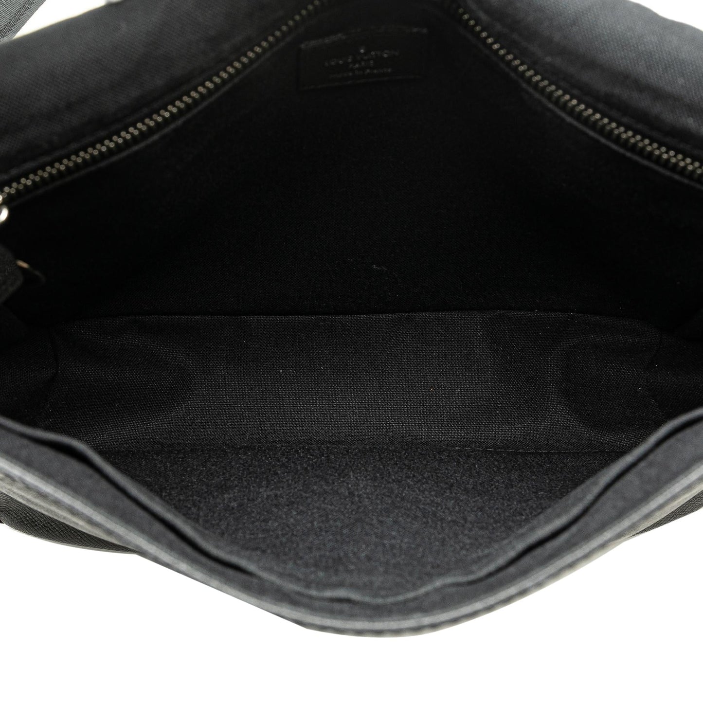 Louis Vuitton Taiga Roman PM