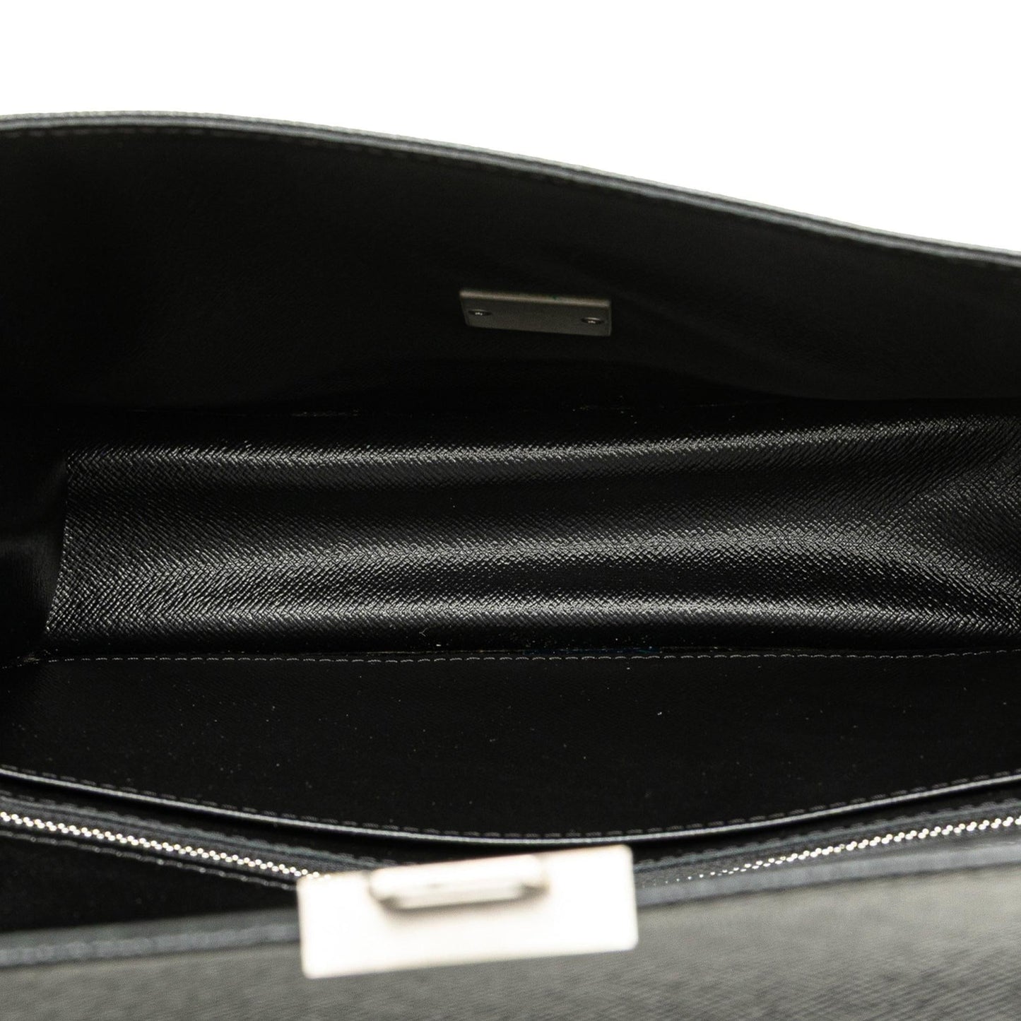 Louis Vuitton Taiga Selenga