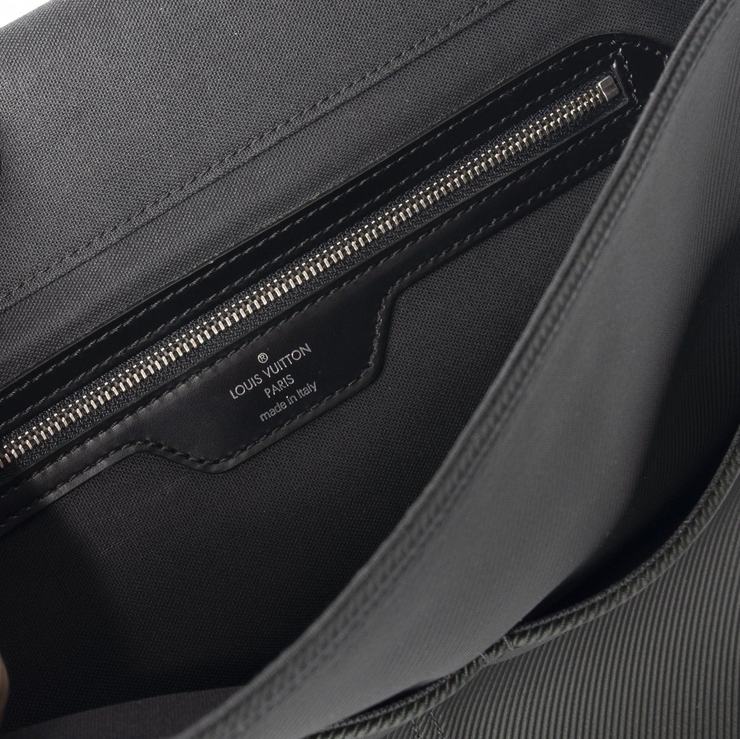 Louis Vuitton Taiga Viktor Messenger Bag