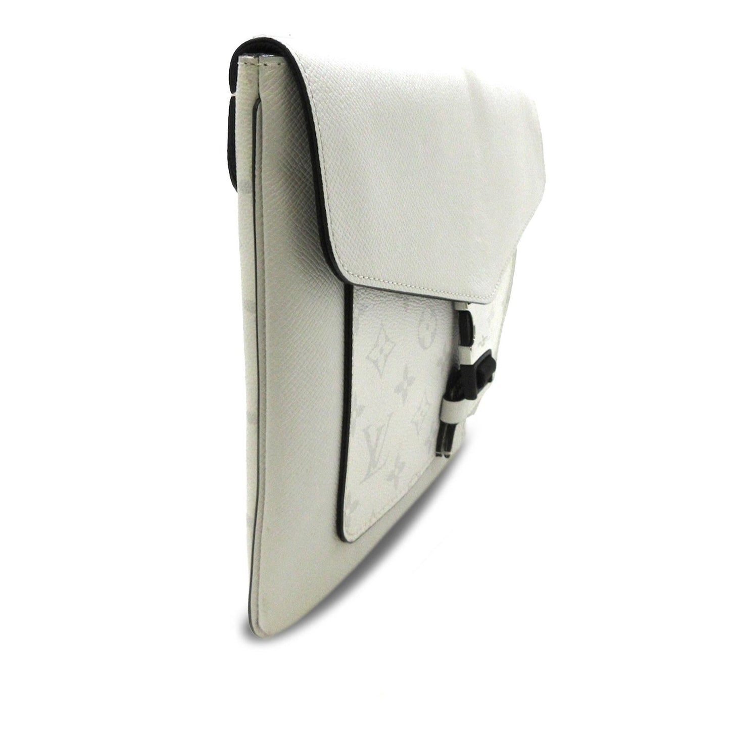 Louis Vuitton Taigarama Outdoor Flap Messenger (SHG-E3Pq4v)