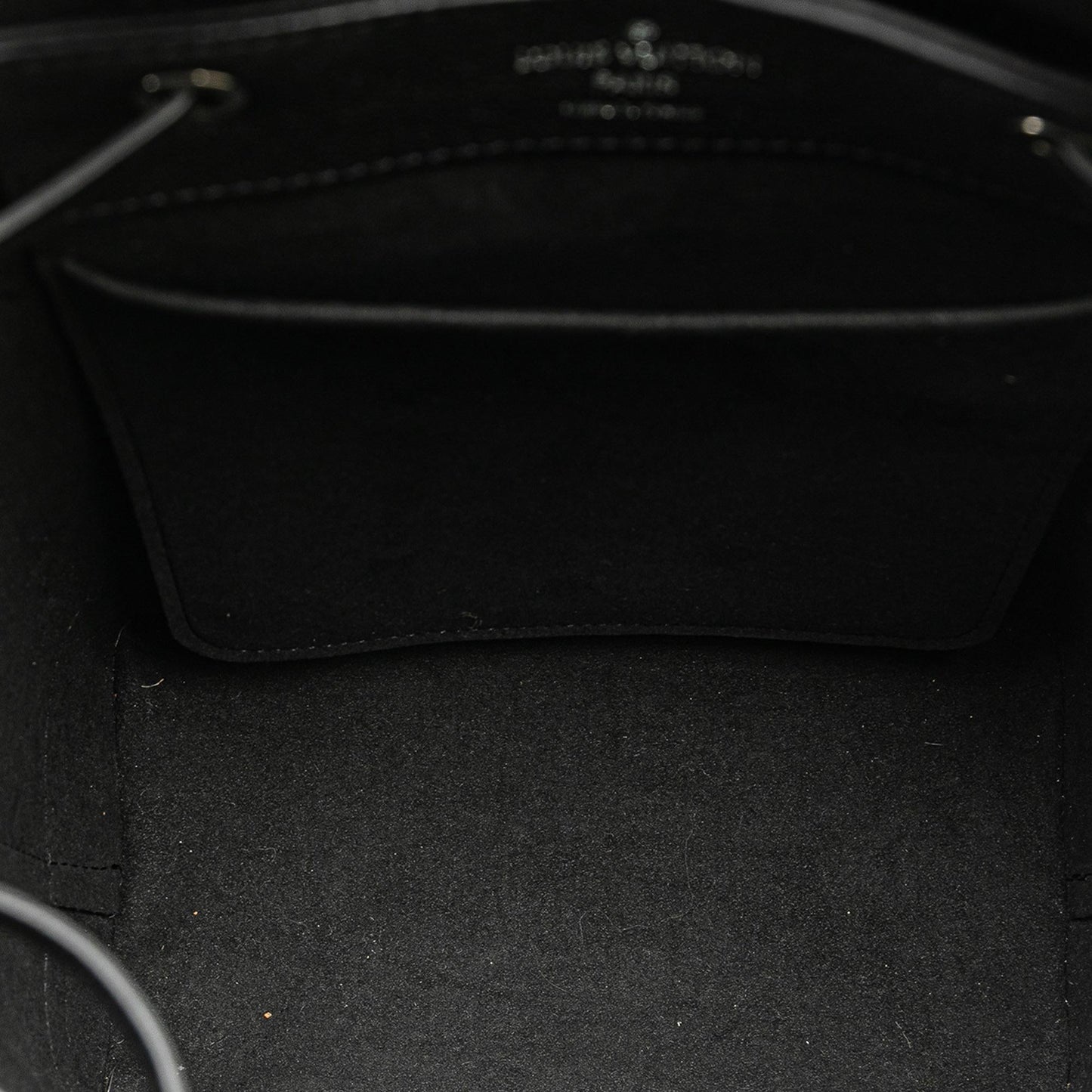 Louis Vuitton Taurillon Lockme Backpack (SHG-AapwZT)