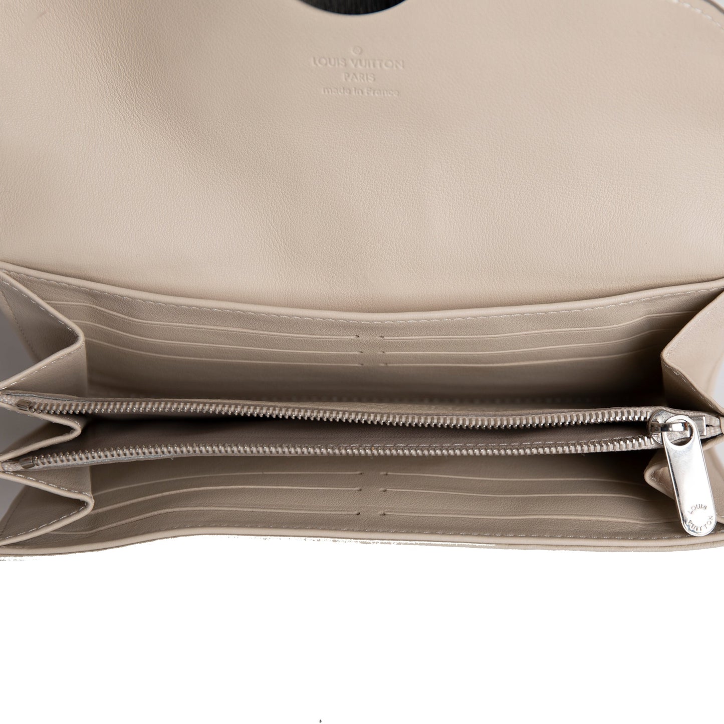 Louis Vuitton White Monogram Mahina Leather Amelia Wallet