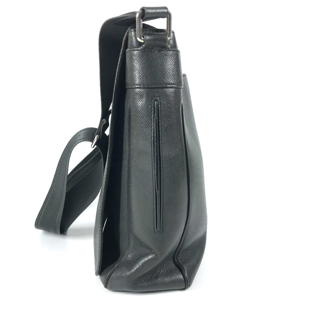 LOUIS VUITTON Shoulder Bag M32702 Taiga Leather black Taiga Milo unisex(Unisex)