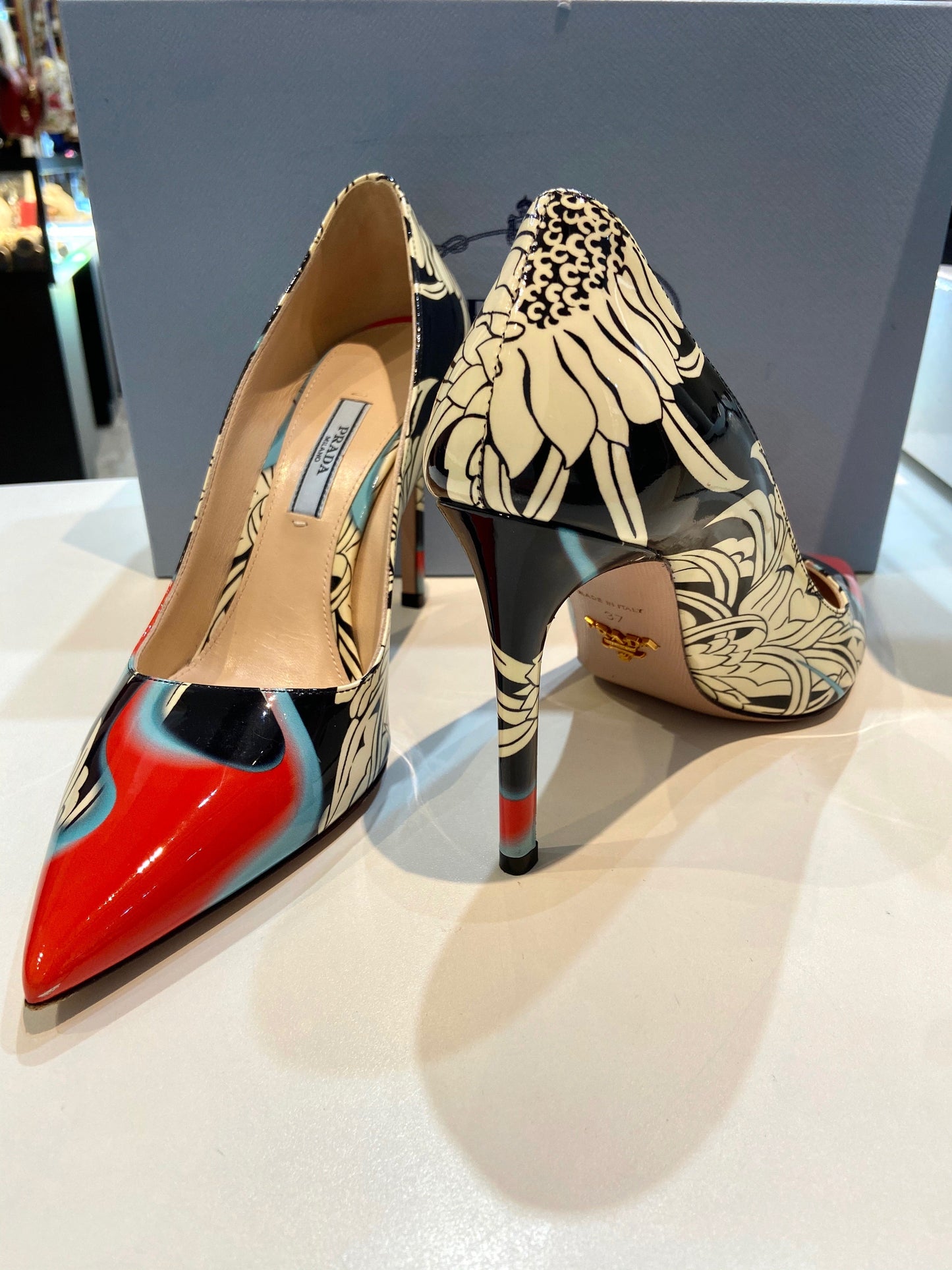 PRADA MULTICOLOR FLORAL PRINT PATENT LEATHER PUMPS