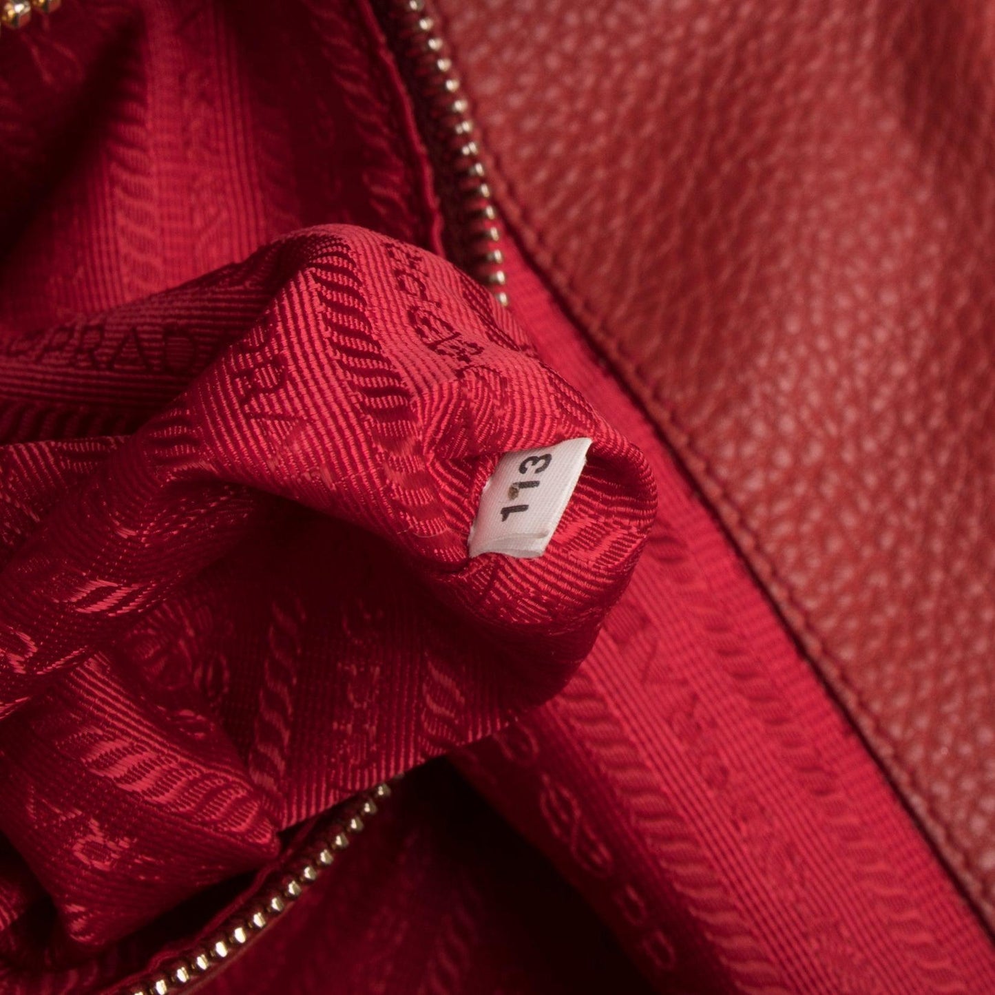 Prada Vitello Daino Hobo