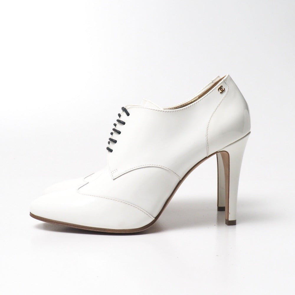 CHANEL pumps Patent leather white G33057 39C