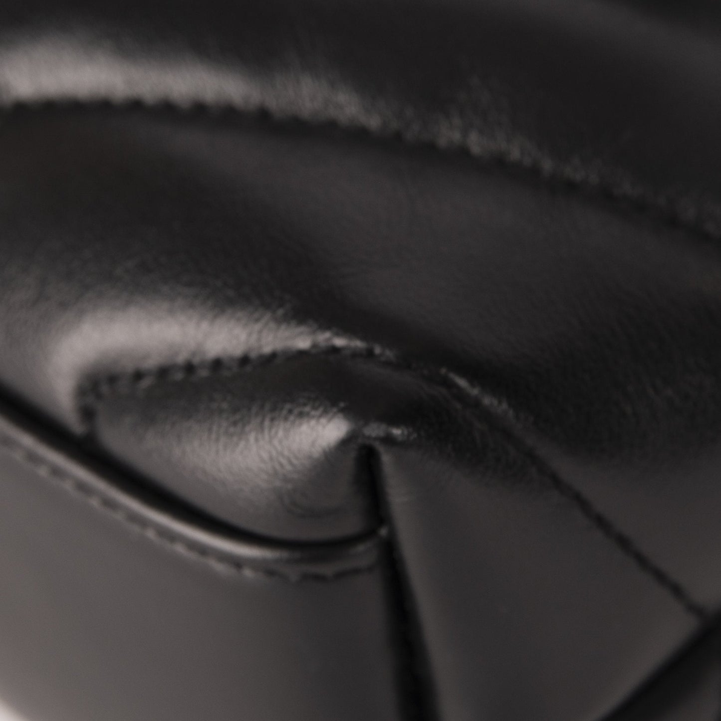 Yves Saint Laurent Toy Loulou Crossbody Bag