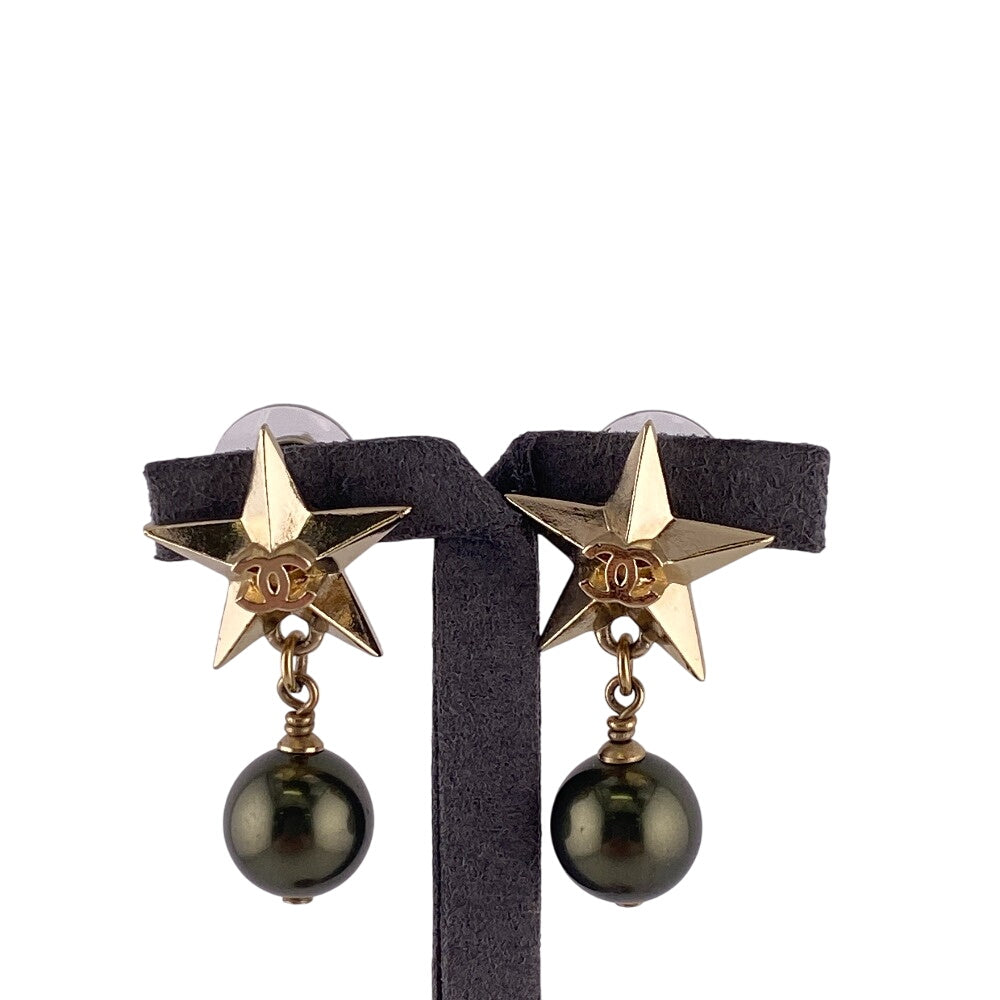 CHANEL Pierce Gold Plated gold A17C COCO Mark Star Pearl Women