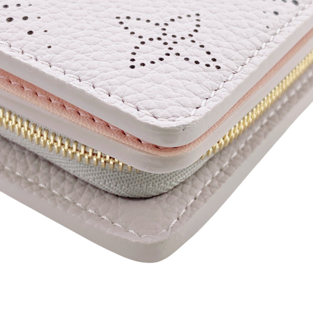 LOUIS VUITTON Bifold Wallet M13470 Mahina, Leather beige Portefeuille Clare