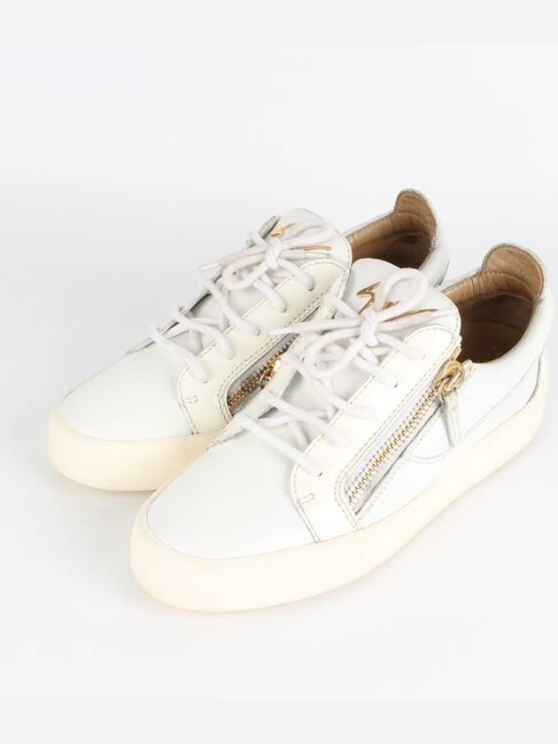 Luxury Balenciaga Trending 2025 Giuseppe Zanotti sneakers 39 260