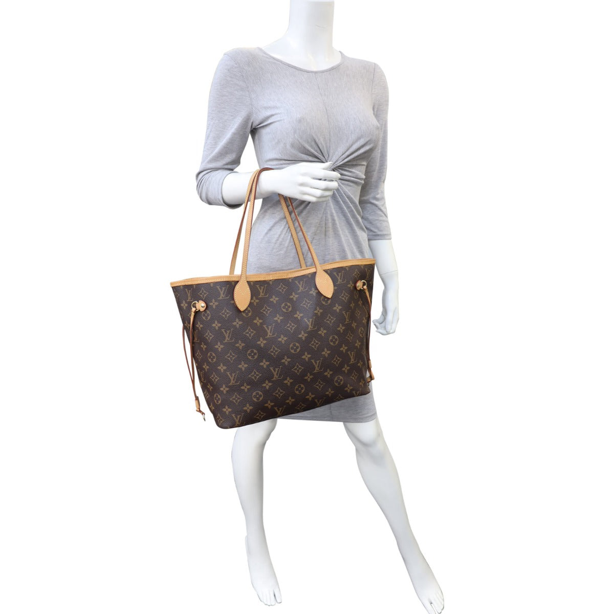Louis Vuitton Neverfull MM Monogram with pouch