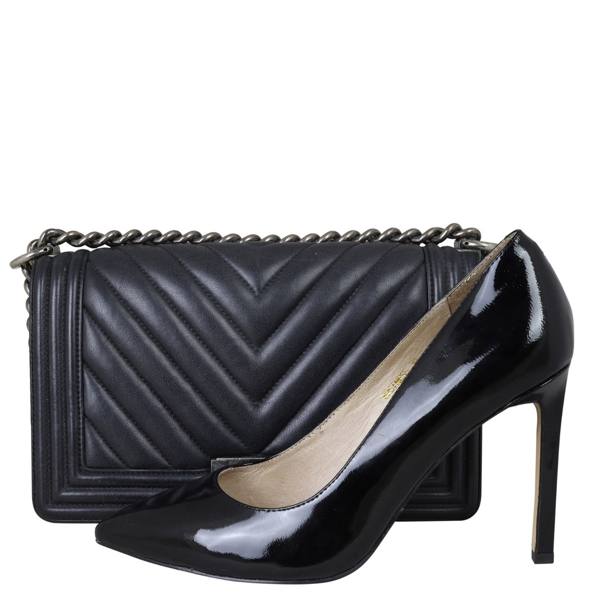 Chanel Boy Chevron Old Medium | Black